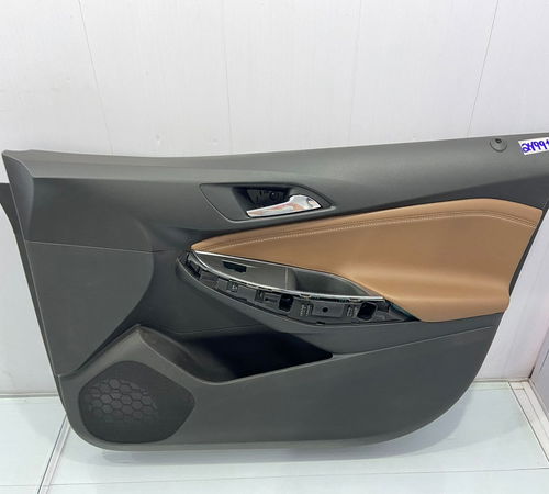 Forro De Porta Dianteira Direita Chevrolet Cruze 2018/2023