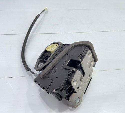 Fechadura Porta Dianteira Direita Gm Cruze 2018/2023