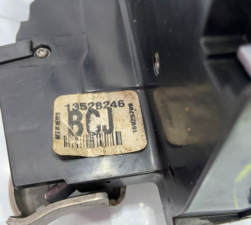 Fechadura Porta Dianteira Direita Gm Cruze 2018/2023