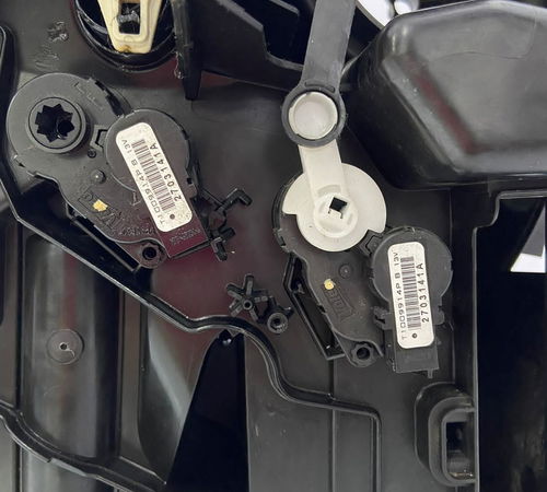 Caixa Ventilação Interna Renault Sandero/logan 15/21 C/det