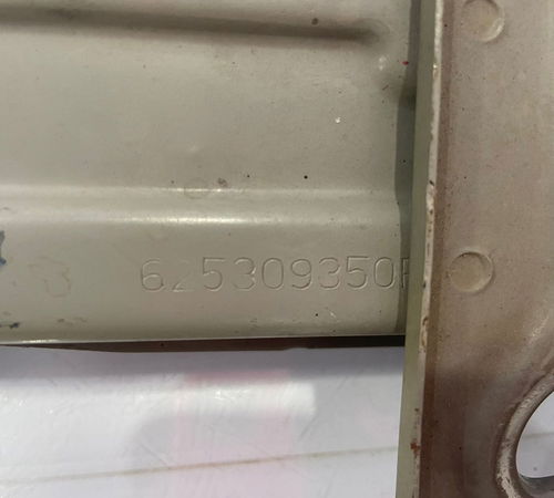 Guia Suporte Central Para-choque Traseiro Vw Golf