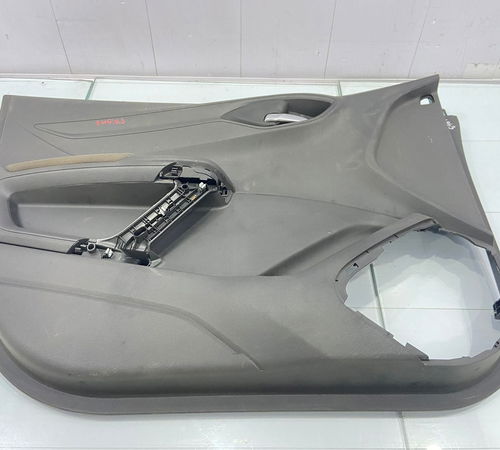 Forro De Porta Dianteira Esquerda Chevrolet Prisma 2013/2018