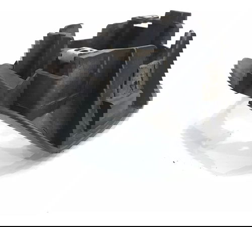Suporte Farol De Milha Lado Direito Renault Sandero 08/14