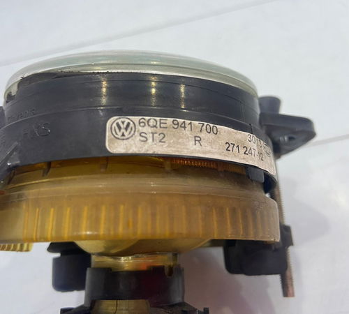 Farol De Milha Lado Direito Volkswagen Fox 2010/2014