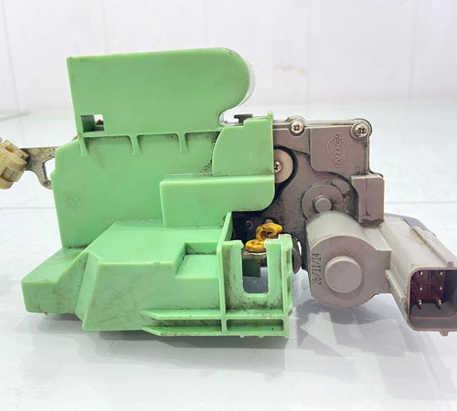 Fechadura Porta Dianteira Esquerda Fiat Fiorino 14/21