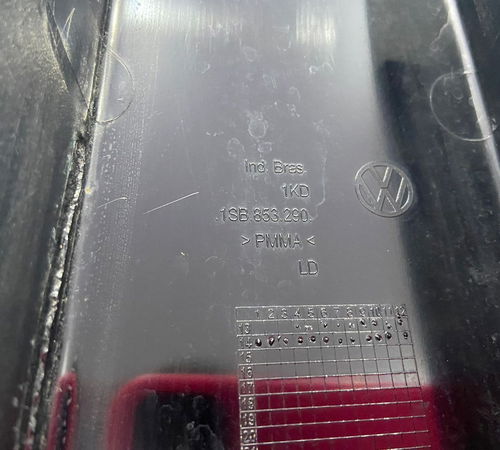 Moldura Coluna Dianteira Direito Volkswagen Up 2014/2019