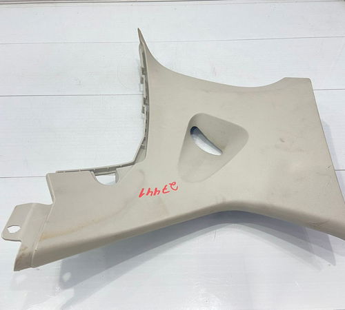 Acabamento Coluna Traseira Esquerda Volkswagen Up 2014/2019