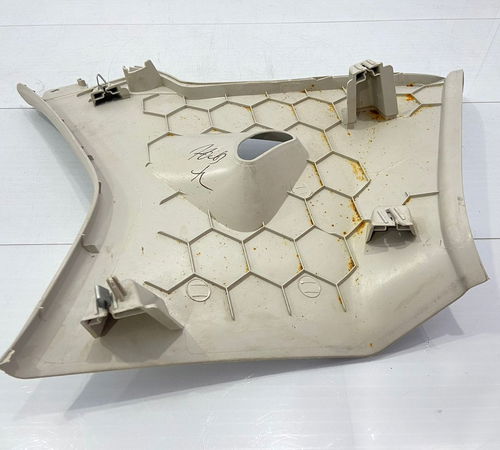 Acabamento Coluna Traseira Direita Volkswagen Up 2014/2019