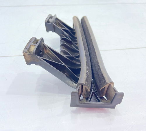 Guia Canaleta Vidro Porta Dianteira Direita Peugeot 207