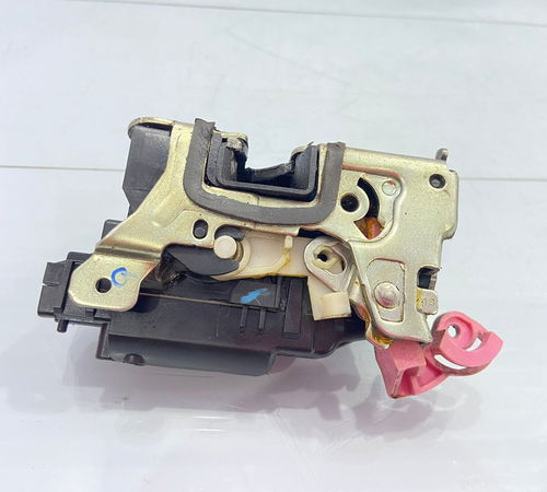 Fechadura Porta Traseira Esquerda Renault Oroch 2012/2021