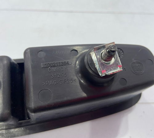 Moldura Botão Vidro Dianteiro Direito Fiat Punto 2008/2018