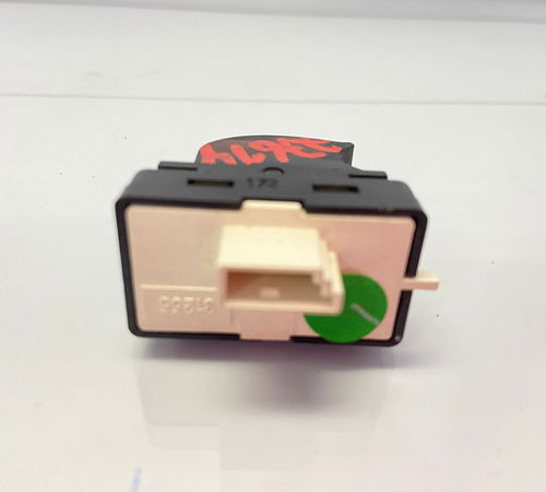 Botão Vidro Porta Traseira Esquerda Fiat Punto 2008/2018