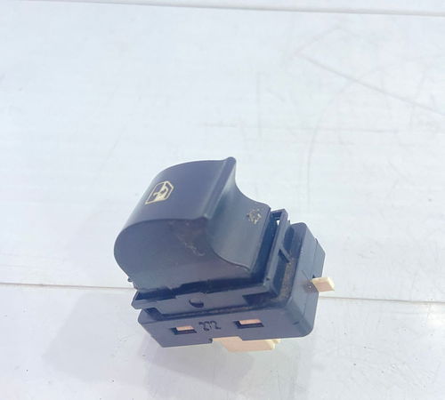 Botão Vidro Porta Traseira Direita Fiat Punto 2008/2018