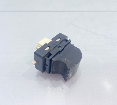 Botão Vidro Porta Traseira Direita Fiat Punto 2008/2018
