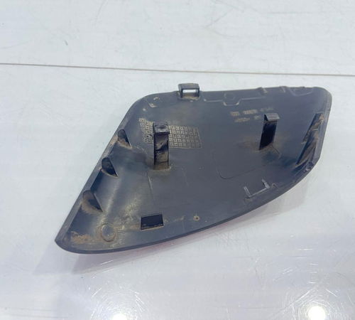Moldura Retrovisor Direito Fiat Punto 2008/2018