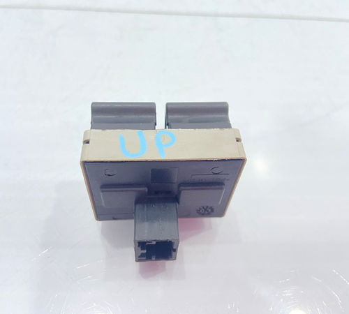 Botão Vidro Porta Dianteira Esquerda Volkswagen Up 2014/2019