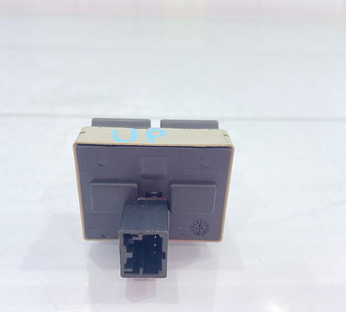 Botão Vidro Porta Dianteira Esquerda Volkswagen Up 2014/2019