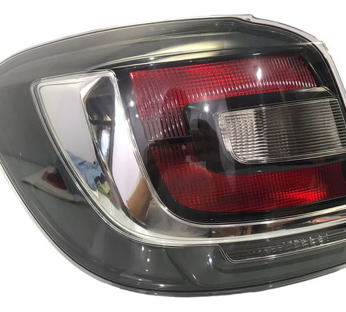 Lanterna Traseira Esquerda Renault Sandero Stepway 2015/2021