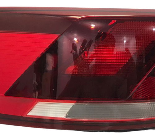 Lanterna Traseira Esquerda Vw Virtus 1.6...