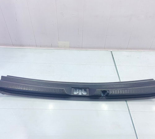 Acabamento Fechadura Porta-malas Renault Captur 17/23