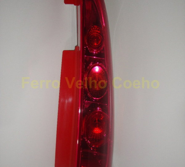 Lanterna Traseira Direita Effa Ruiyi Pickup 2010 Direito Vermelho