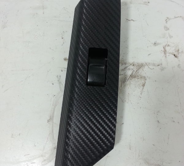 Comando Vidro Elétrico Traseiro Direito Toyota Rav4 13 A 15