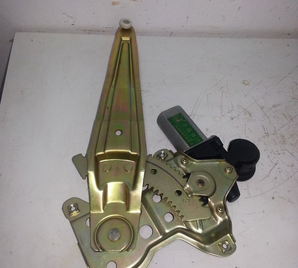 Maquina Do Vidro Da Porta Traseira Esquerda Lifan 620 2010