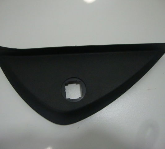 Acabamento Painel Lado Direito Gm Tracker 2015-usado