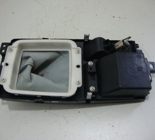 Console Da Marcha Com Tomada 12 Volts Mitsubishi Lancer 2014