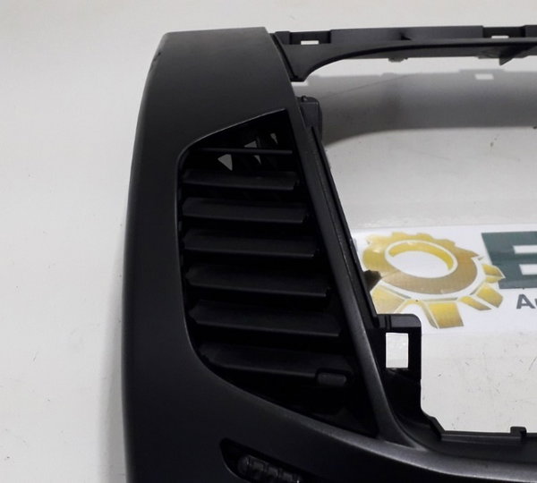 Moldura Central Do Painel Mitsubishi Triton 3.2 2010-usado