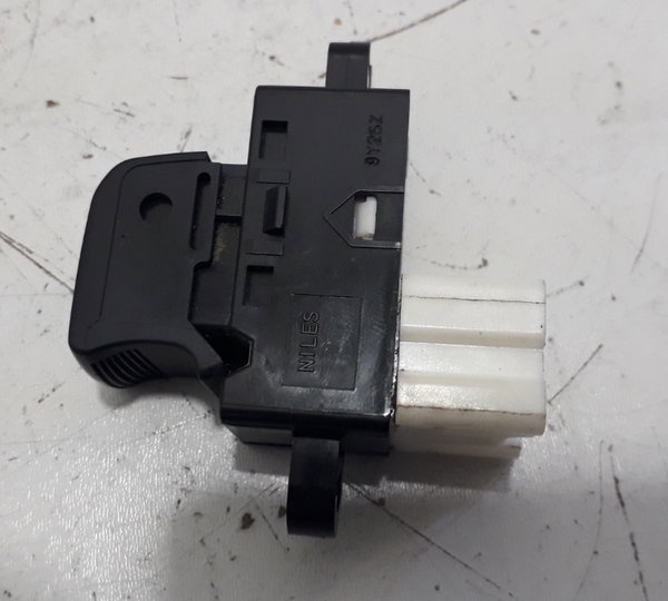 Botão Vidro Elétrico Dianteiro Direito Nissan Livina 2010