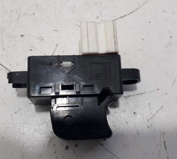 Botão Vidro Elétrico Dianteiro Direito Nissan Livina 2010