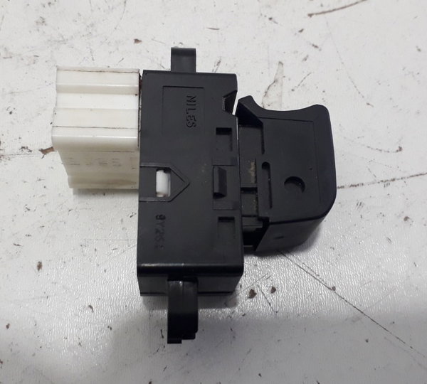 Botão Vidro Elétrico Dianteiro Direito Nissan Livina 2010