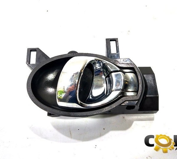 Maçaneta Puxador Interno Porta Esq Nissan March 2013 (6) Preto Dianteira