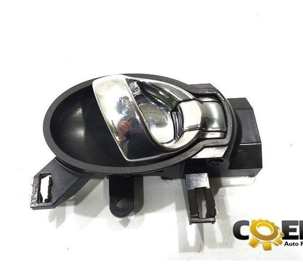 Maçaneta Interna Diant Dir Nissan March 2014 (40) Preto Dianteira