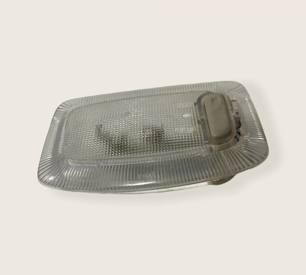 Luz Interna Cortesia Kwid Life 2018 (595)