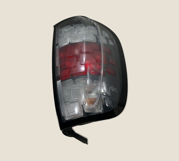 Lanterna Traseira Esquerda Uno Vivace 1.0 3cc 2017 Esquerdo Vermelho