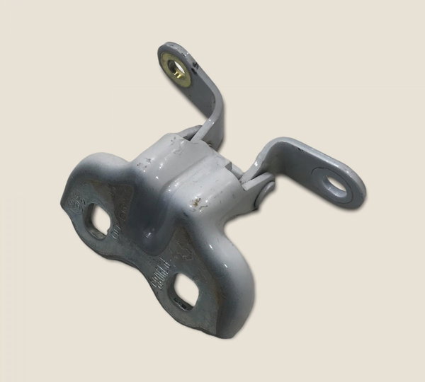 Dobradiça Dianteira Esquerda Inferior Onix Lt 2019 (4048)