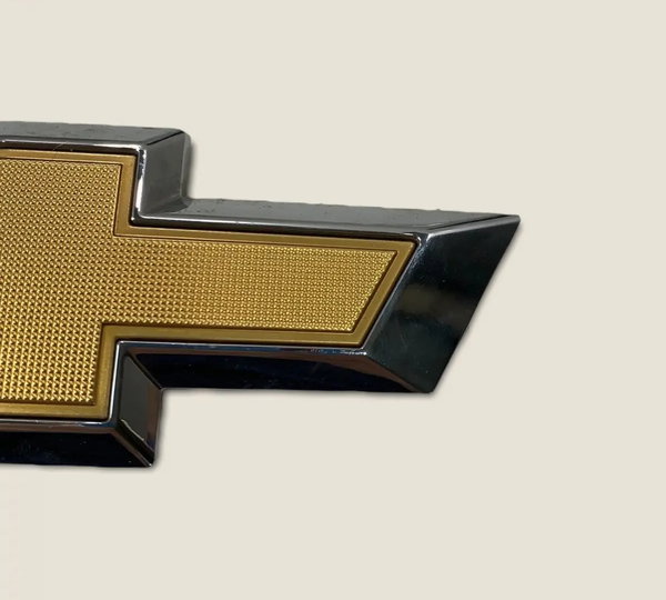 Emblema Tampa Traseira Chevrolet Onix Lt 2019 (4064) Dourado-escuro