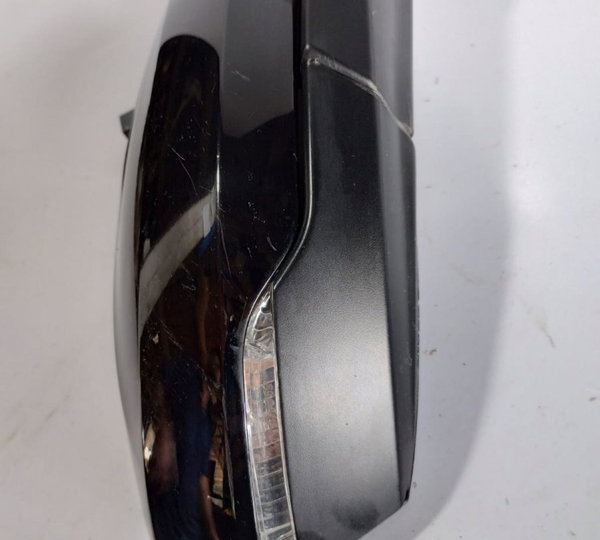 Retrovisor D/direito Elétrico Externo Polo 20