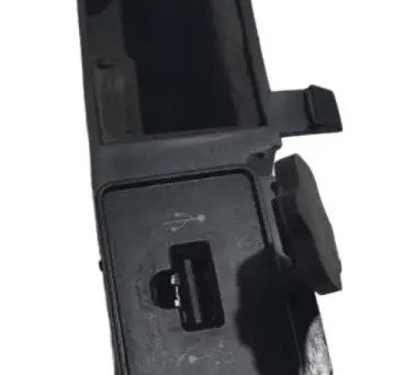 Moldura Suporte Conector Usb iPod Palio Idea Doblo 51805602