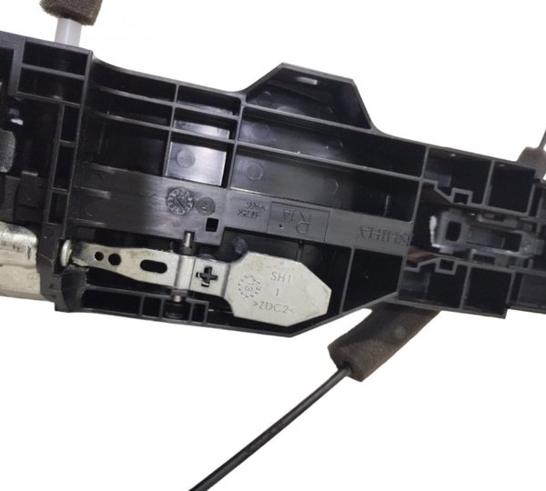 Maçaneta Externa Porta Nissan Versa 2018 D/d Com Detalhes Original Foto