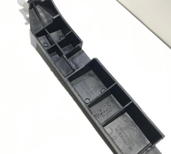 Suporte Da Molda Interna Lateral Direita Citroën Aircross.