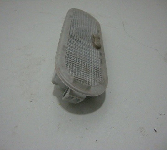 Luz De Teto Central Nissan March-usado