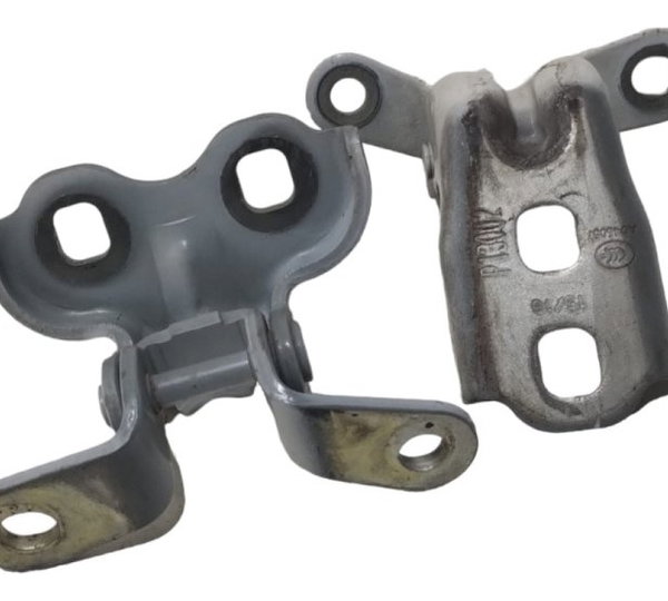 Dobradiça Porta Dianteira Direito Chevrolet Spin 2013