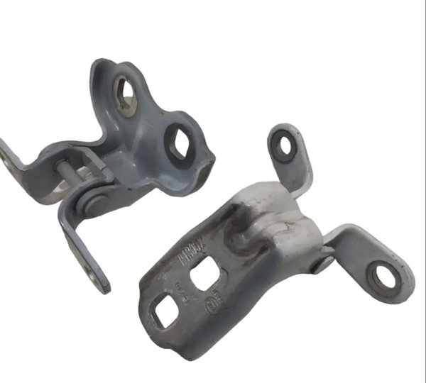 Dobradiça Porta Dianteira Direito Chevrolet Spin 2013