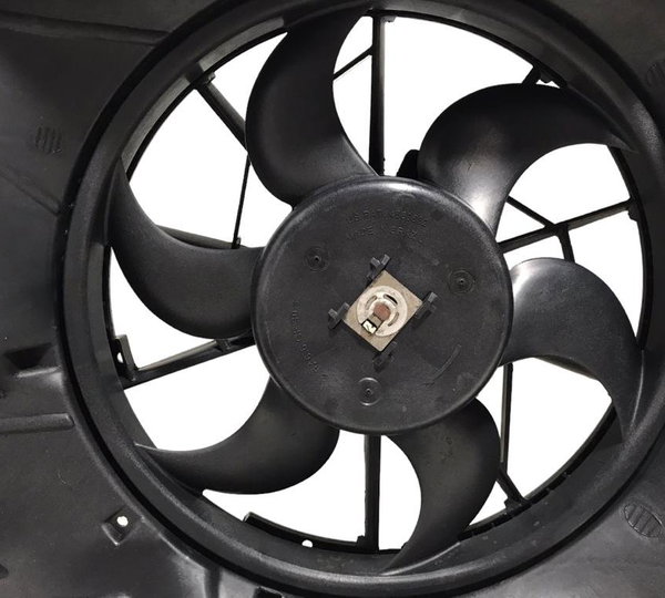 Defletor Com Ventoinha Volkswagen Gol Parati 1.0 1999/2005