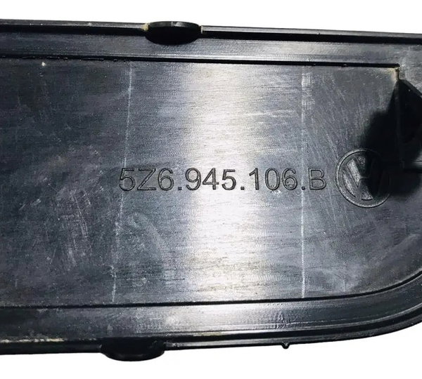 Olho De Gato Refletor Parachoque Traseiro Vw Fox 1.0  2016