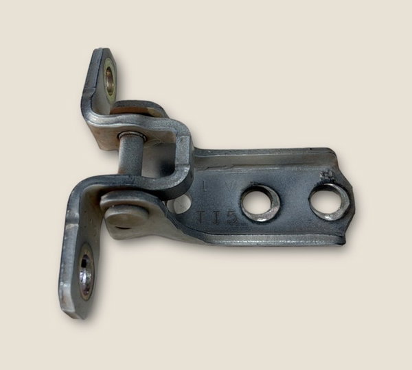 Dobradiça Diant. Esq. Inferior L200 New Triton 2021 (4361)