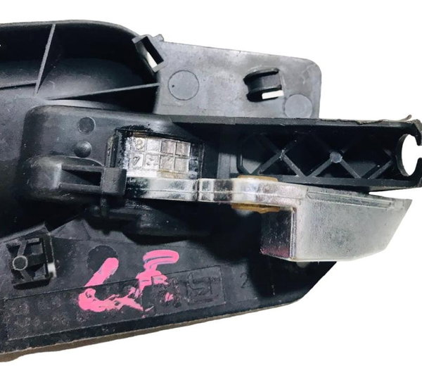 Maçaneta Interna L/esquerdo Peugeot 307 Cromada 9643604577